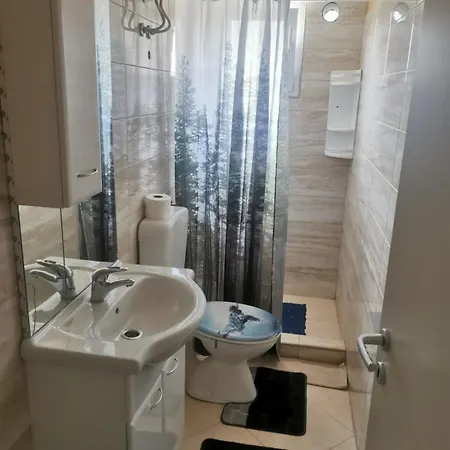 - Petra Preradovica 2k Betina (Sibenik-Knin)